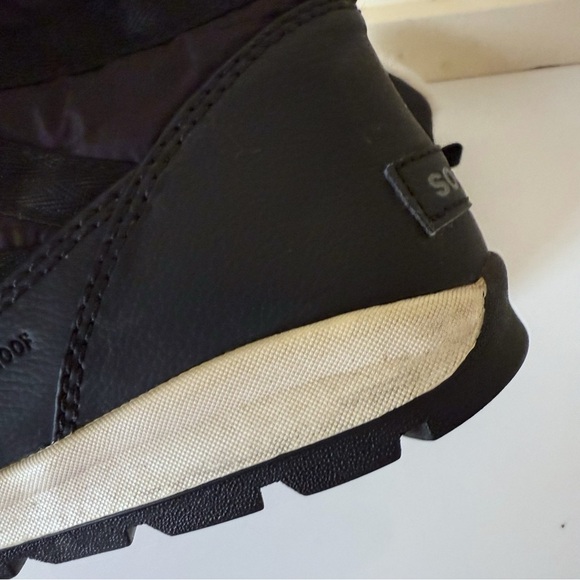 Sorel Women's Whitney II Short Lace Waterproof Faux Fur Lined Boots SZ 8.5 - Picture 9 of 11